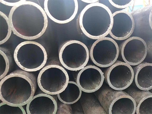 鄂尔多斯10#结构用无缝钢管